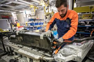 Plug-in hybrid battery pack mounted in an XC40 at Volvo Cars’ Ghent plant