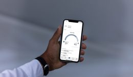 Volvo_on_Call_smartphone_app_now_gives_plug-in_drivers_insight_